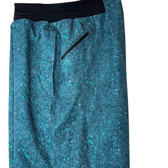 LULULEMON 9" T.H.E. Short Linerless in Teal Green, Gray, and Black Men's Medium - Picture 7 of 16